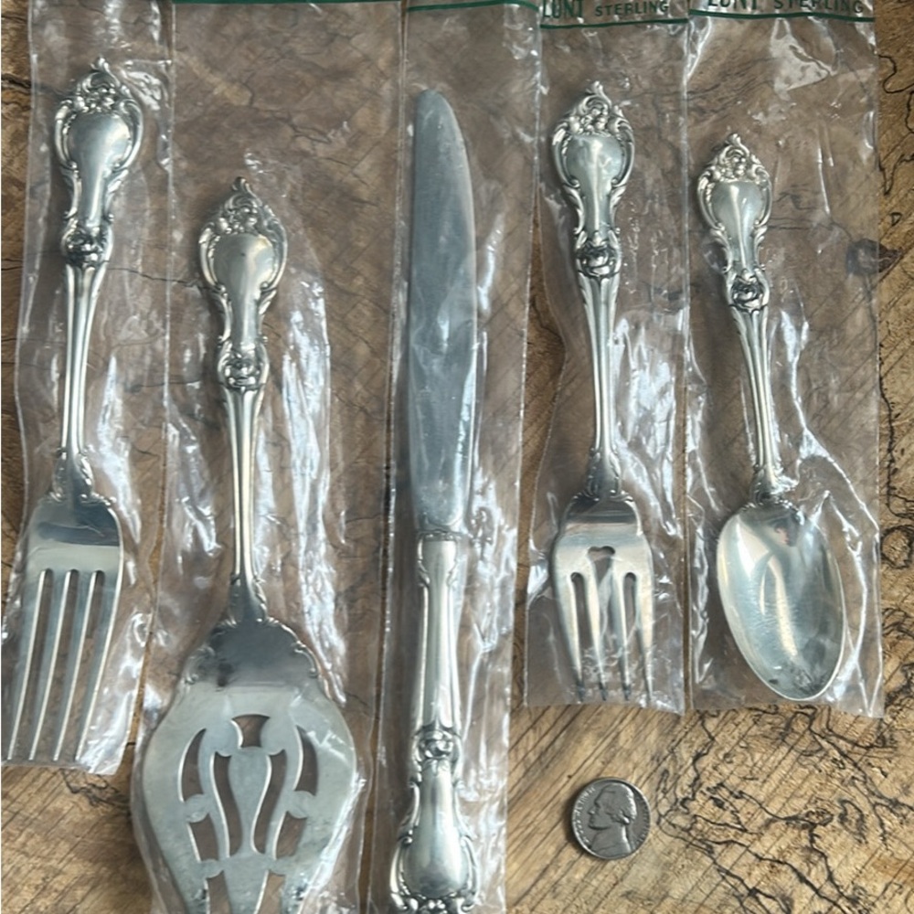 Reed & Barton sealed new Sterling Silver Cutlery  5 piece 300 gram